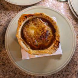 Péché signature dishes Duck Confit
Mushroom Fritters
Rancid Onion Soups